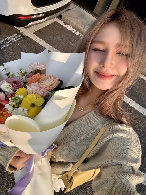 Xoài Non và Xemesis chính thức về chung một nhà từ năm 2020, là cặp đôi nhận được nhiều sự ủng hộ, yêu mến từ cộng đồng mạng. Cả hai có hôn nhân cực viên mãn, cuộc sống sang chảnh đáng ngưỡng mộ.