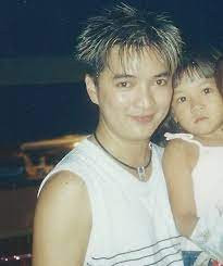 Trước khi bắt đầu sự nghiệp ca hát, Đàm Vĩnh Hưng từng "thử sức" ở nhiều lĩnh vực khác nhau.