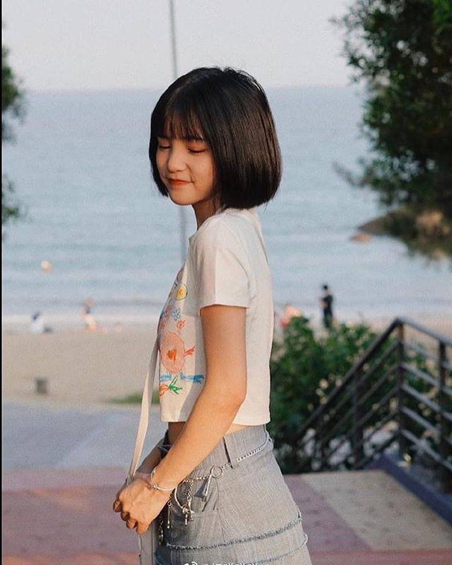 Gương mặt bầu bĩnh, đôi mắt to tròn khiến ai nấy đều phải công nhận Mị Mị cực giống hình tượng nữ chính trong anime Nhật Bản.