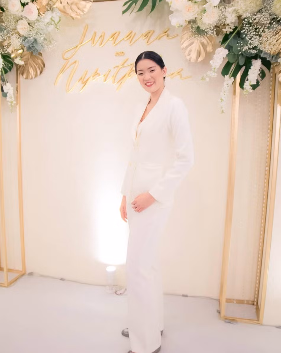 Gương mặt xinh đẹp, dáng người mềm mại chứ không hề bị thô như nhiều vận động viên khác, Puttita Supajirakul nhận được nhiều lời mời làm mẫu cho các nhãn hàng thể thao. Thế nhưng cô cho biết chỉ muốn tập trung vào chuyên môn cầu lông.