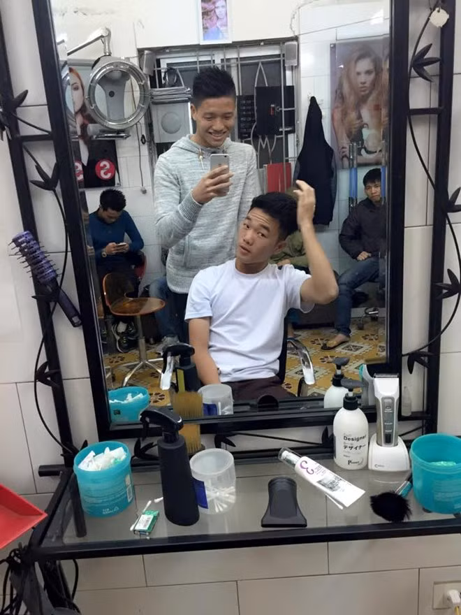 Cong Phuong Xuan Truong lam gi trong ngay xa trai