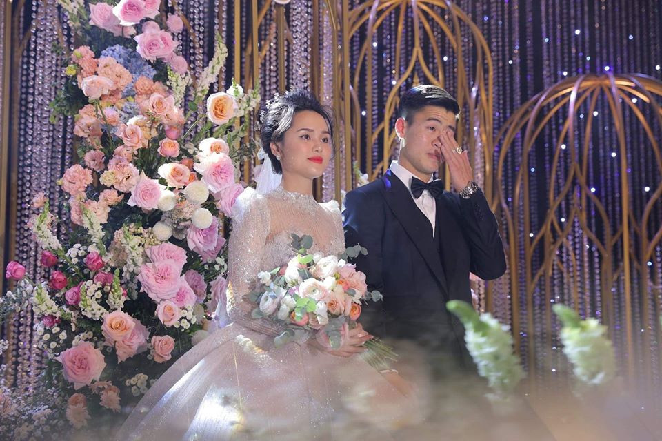 Ngay sau khi tin đồn xuất hiện, chị gái của Quỳnh Anh là Huyền Mi đã lên tiếng đính chính, cho biết vợ chồng Duy Mạnh không hề có xích mích như lời đồn.