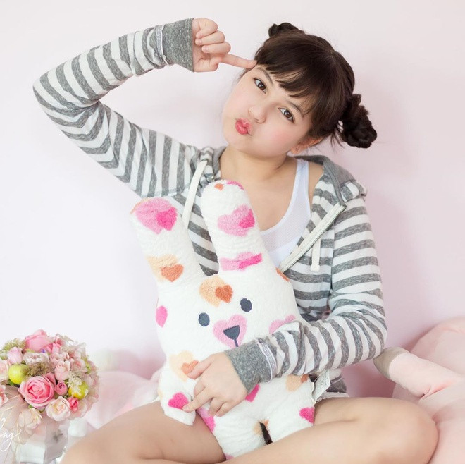 Nhiều người hâm mộ nhận xét nếu tiếp tục giữ vững phong độ diễn xuất và vẻ ngoài, Jenna sẽ là cái tên sáng giá của thế hệ mỹ nhân mới trong làng giải trí xứ Chùa Vàng.