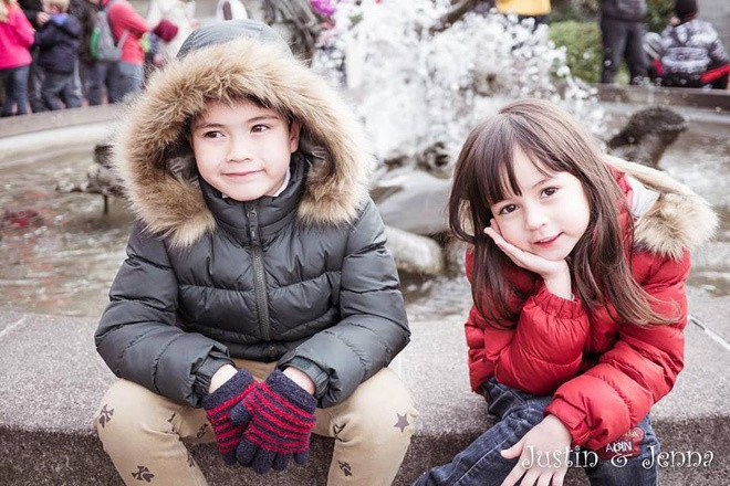 Jenna còn có một anh trai tên Justin Jakkarin Moran (sinh năm 2008), cũng sở hữu vẻ ngoài điển trai, thu hút. Hai anh em thường xuyên là "cặp bài trùng" xuất hiện chung trong nhiều quảng cáo, chụp ảnh tạp chí hay cùng tham gia các chương trình truyền hình tại Thái Lan.