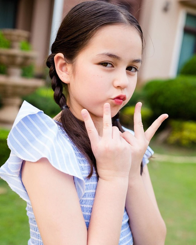 "Cô bé đẹp nhất Thái Lan" năm nào giờ vẫn là cái tên đắt show quảng cáo, là gương mặt đại diện cho nhiều nhãn hàng dành cho trẻ em.