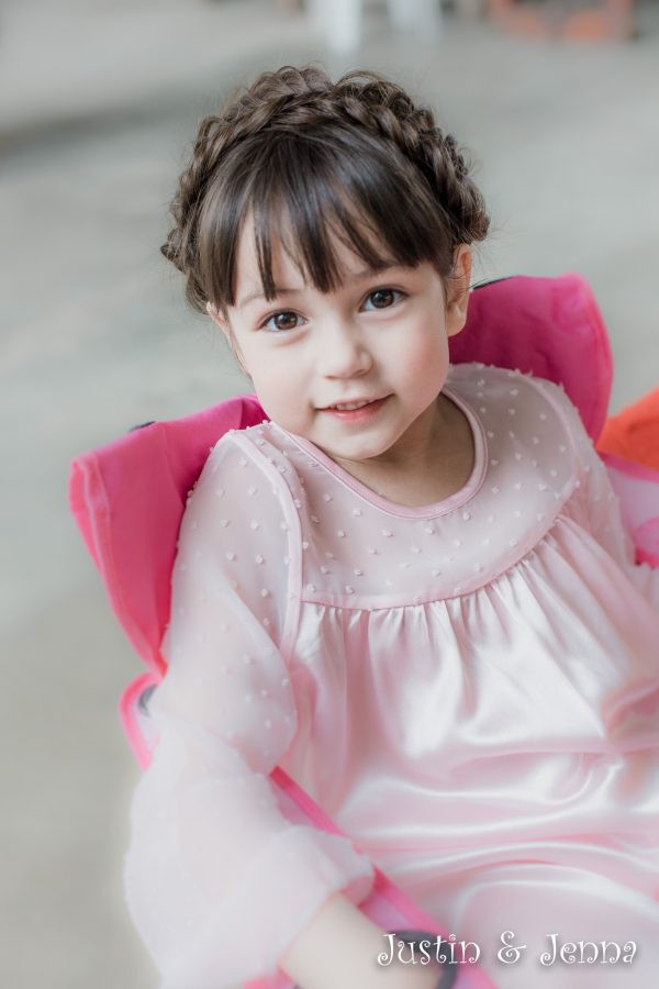 Nhiều người còn ưu ái gọi Jenna là "cô bé đẹp nhất Thái Lan" hay "thiên thần quảng cáo" thời điểm đó.