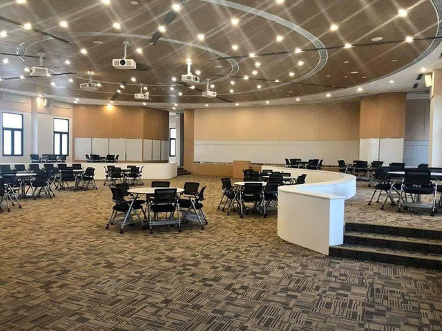 Phòng họp nhóm đẹp không khác gì khác sạn 5 sao tiêu chuẩn quốc tế khiến cộng đồng mạng "mắt chứ A mồm chữ O".