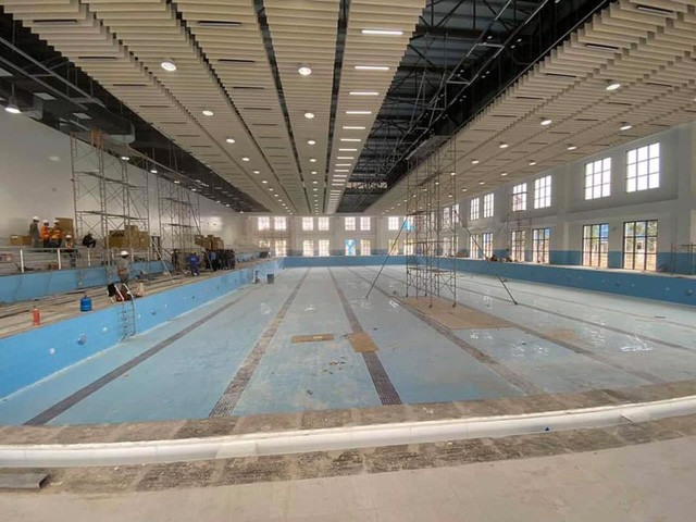 Bê bơi của địa học VinUni đang được hoàn thiện khiến ai nhìn cũng choáng vì quá hoành tráng.