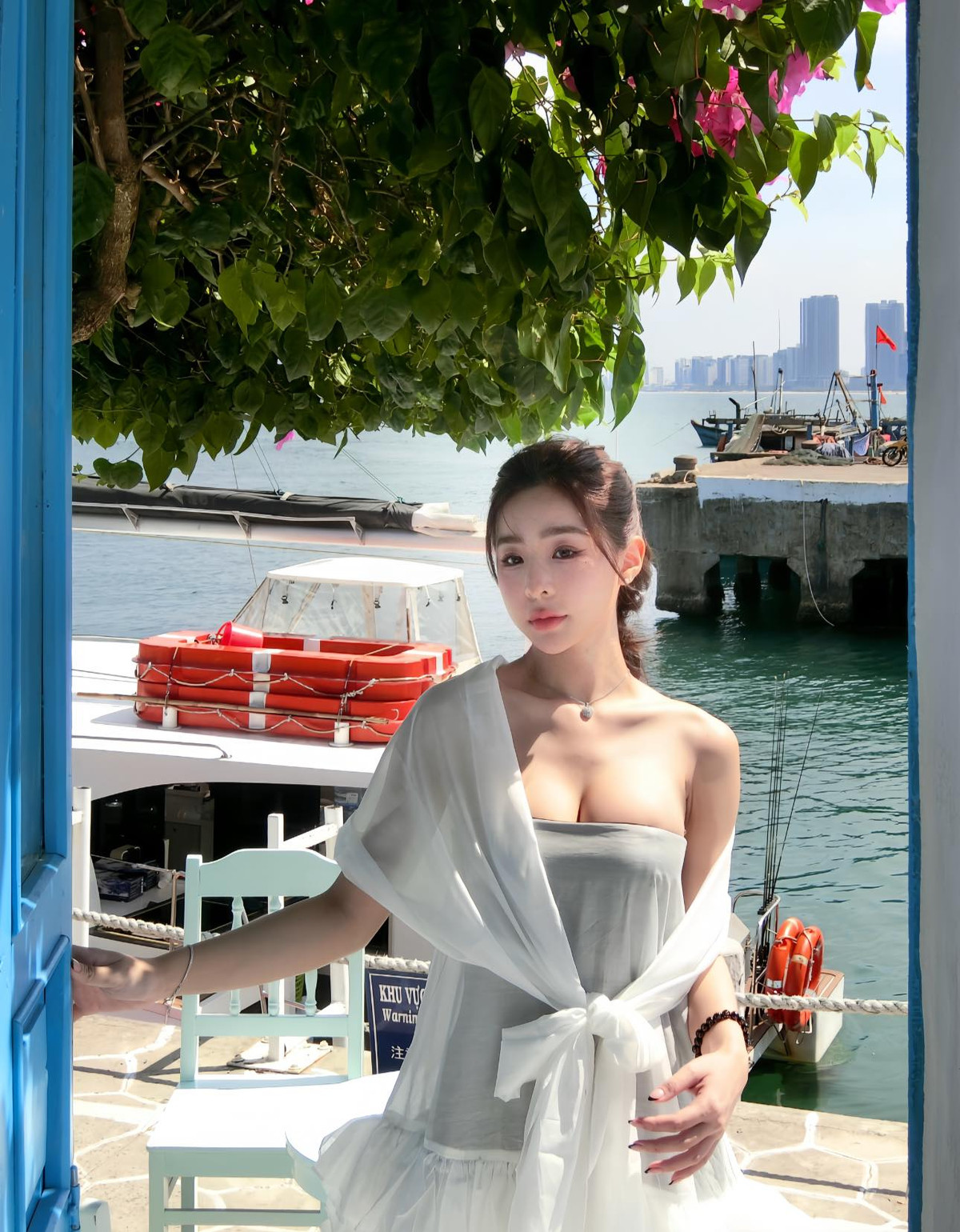 Cô nàng từng theo học chuyên ngành marketing, chương trình Hoa Sen Plus, trường ĐH Hoa Sen.