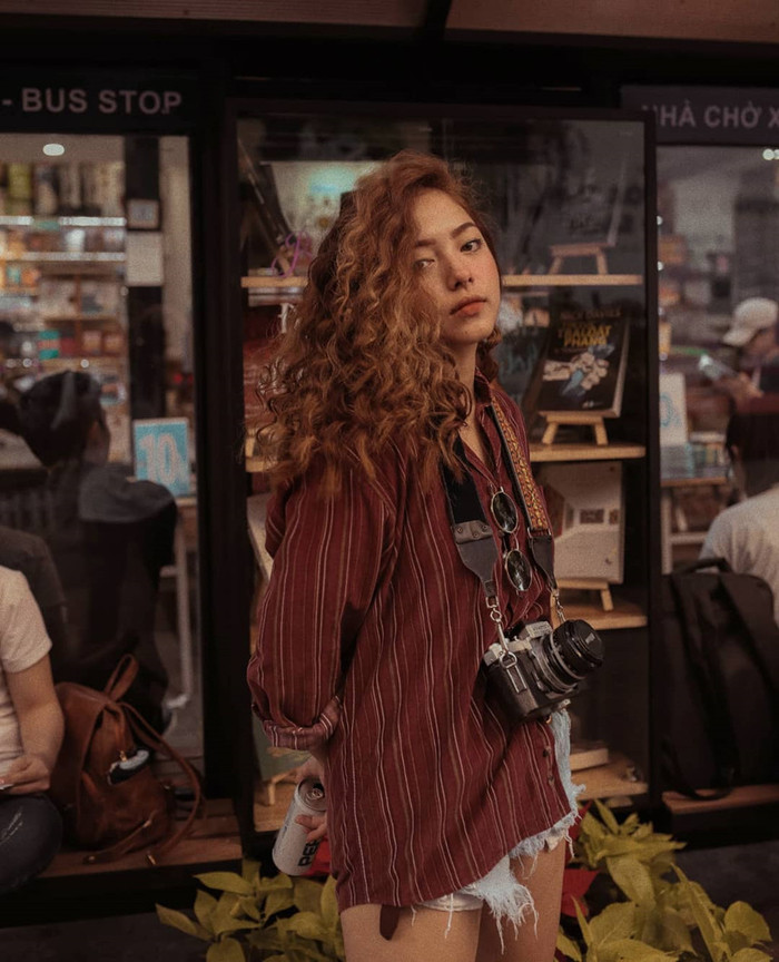 Mỗi hình ảnh Na Cục Pin đăng tải trên trang cá nhân sẽ khiến bạn nghĩ ngay đến những người mẫu bên trời Tây, bởi cô sở hữu gương mặt thanh thoát, sóng mũi cao cũng đôi môi gợi cảm.