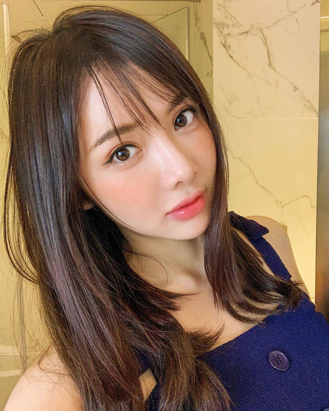 Dù theo phong cách dịu dàng nữ tính hay thần thái quyến rũ sắc sảo, những tấm hình của hot girl y tá được CĐM "thả tim" điên đảo.