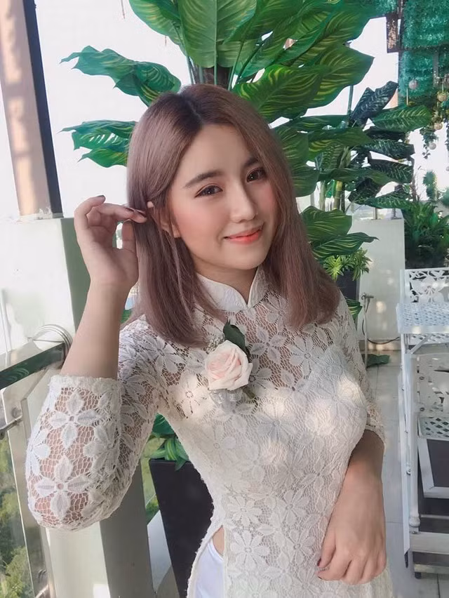 Nói về đam mê trở thành chuyên viên trang điểm của mình, Bảo Trân cho hay bản thân rất đam mê làm đẹp cho mình và những người xung quanh nên quyết tâm theo đuổi ngành này. Sắp tới, cô có dự định sang Hàn Quốc để trau dồi thêm kiến thức về ngành nghề đang theo đuổi.