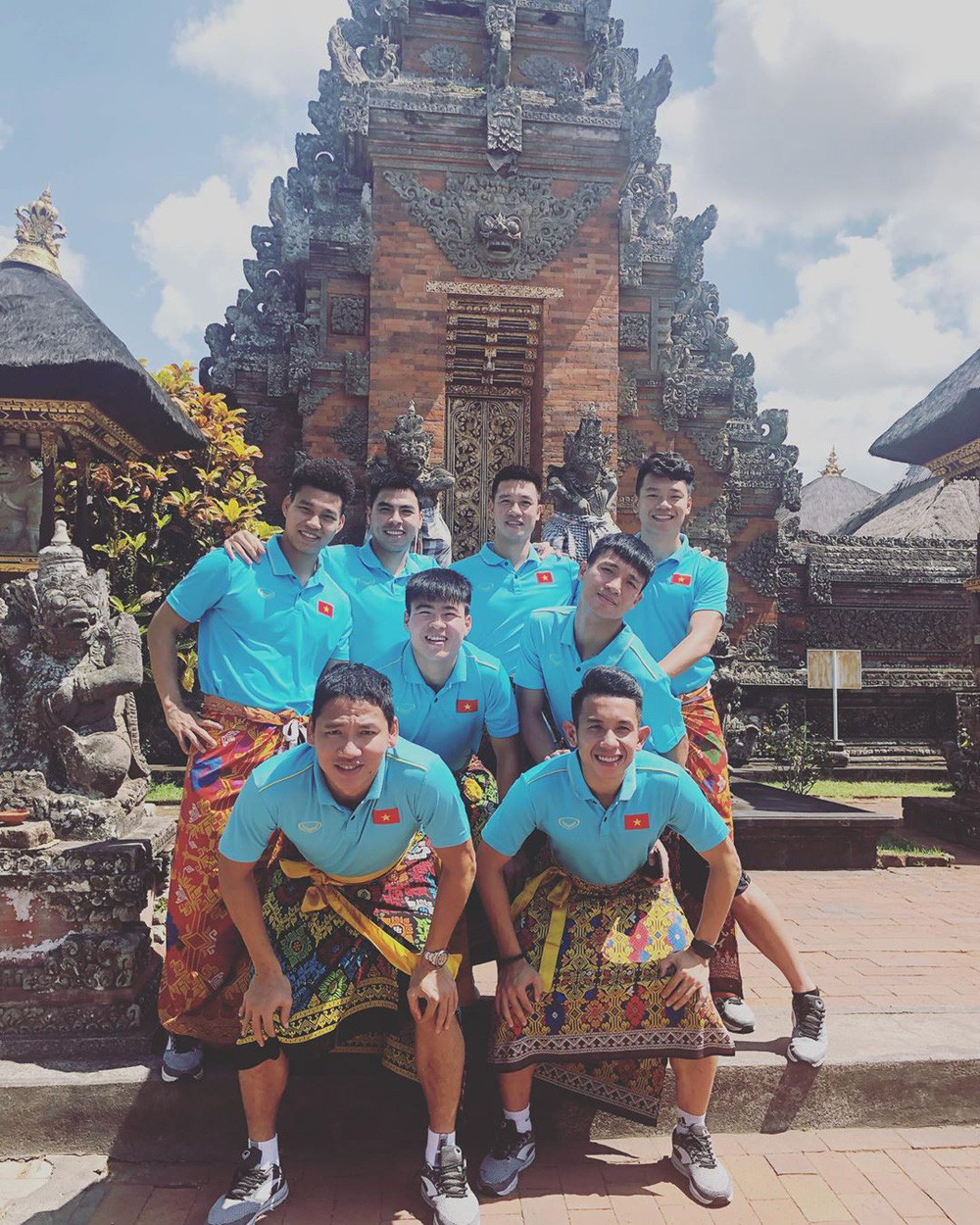 Các cầu thủ đội tuyển Việt Nam đều tỏ ra hào hứng với những hoạt động tập thể của đội.