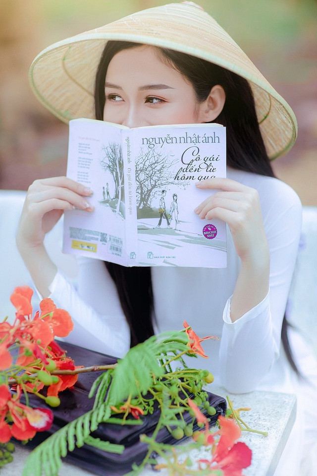 Từng tham dự Miss Áo dài nên mỗi khi khoác trên mình bộ trang phục truyền thống này, Mỹ Chi đều có cảm giác rất lạ, tự hào và cũng vô cùng hạnh phúc.