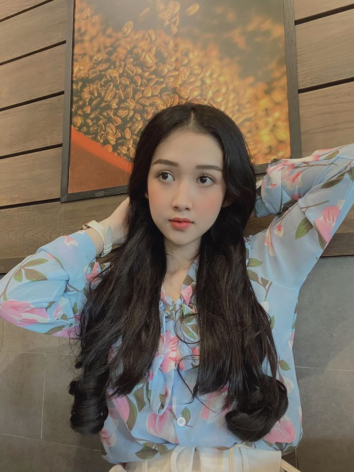 Hot girl Phú Yên cũng dành thời gian để tham gia góp mặt vào hai bộ phim truyền hình sắp ra mắt.