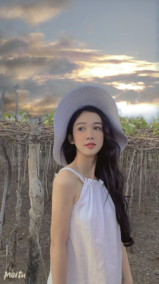 Facebook của Mỹ Chi hiện sở hữu gần 18.000 lượt theo dõi.