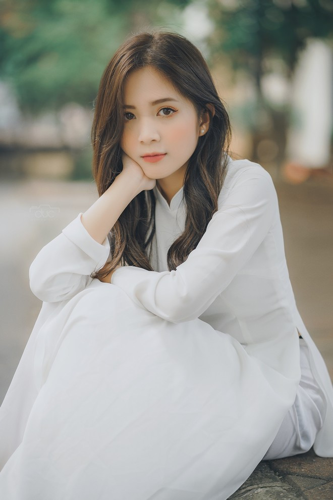 Hot girl sinh năm 1997 cho biết bộ ảnh được thực hiện cách đây hơn 1 tháng, tại chính ngôi trường đại học mà cô nàng đã gắn bó 4 năm.