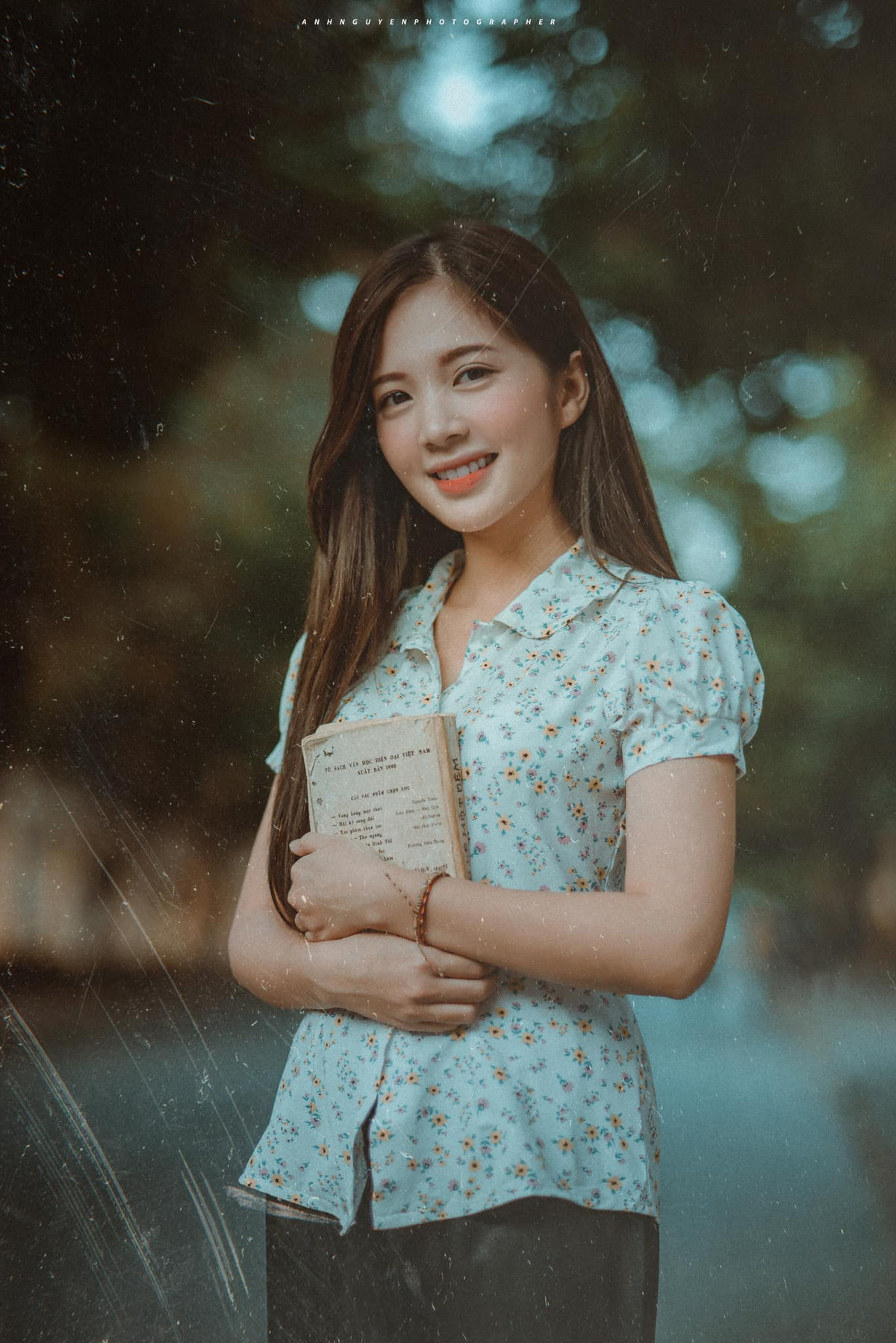 Trước đó, cựu hot girl Đại học Sư Phạm từng gây sốt với các bộ ảnh với phong cách khác nhau.