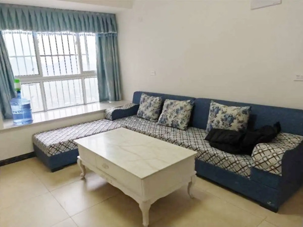 Hình ảnh căn nhà ngập trong thức ăn thừa, ô uế khác xa với căn nhà khi được chủ giao cho khách, chẳng thế mà cô Li "tăng xông", ngay lập tức trình bày với công an rằng bản thân muốn tố cáo Wang vì hành vi phá hoại tài sản của người khác.