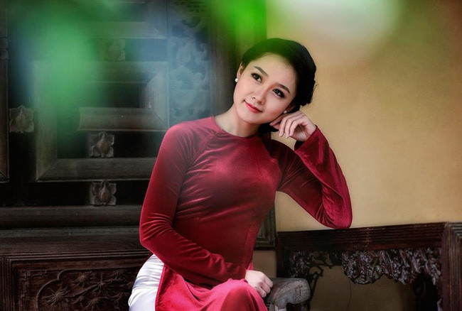 Không chỉ làm MC, BTV, Thu Hà còn thử sức với nghiệp diễn xuất. Cô từng tham gia một số bộ phim như: Nhật ký Vàng Anh, Mùa thu không cô đơn, Trần Thủ Độ,...