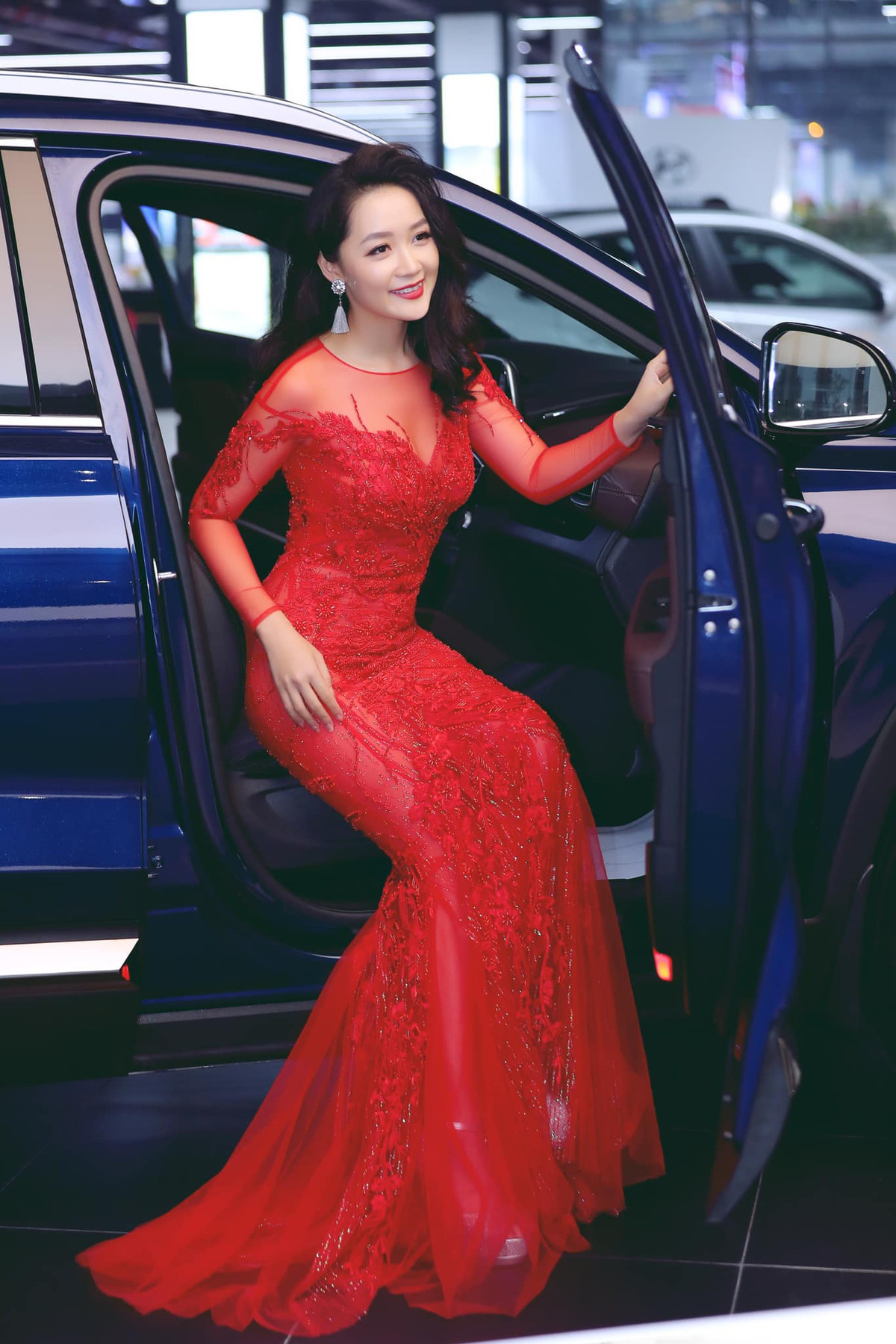 Năm 2011, Thu Hà trở thành nữ BTV trẻ nhất của chương trình Thời sự 19 giờ trên kênh VTV. Cô còn cầm mic một loạt các chương trình khác như Chào buổi sáng, Tiêu dùng thông minh,...