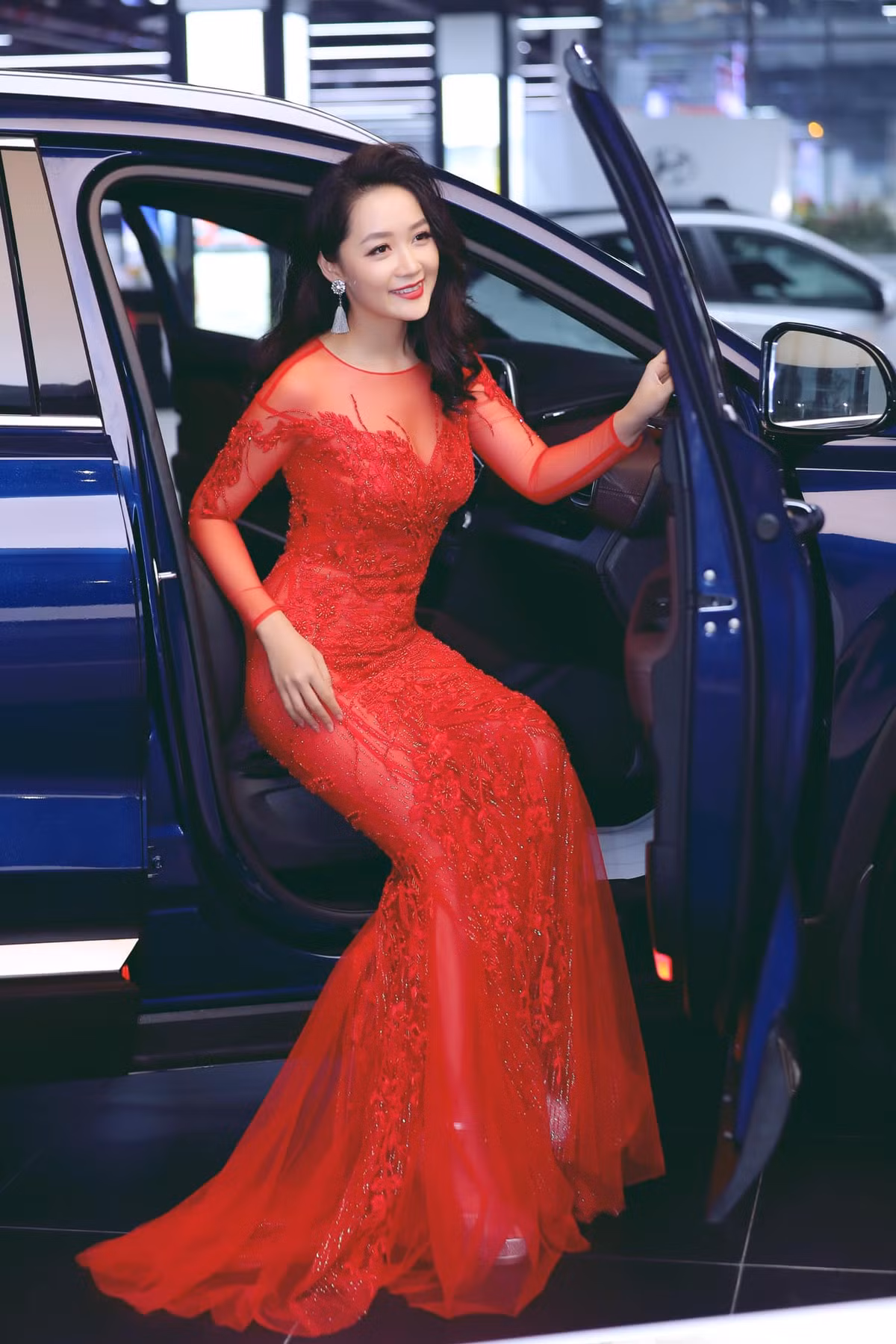 Năm 2011, Thu Hà trở thành nữ BTV trẻ nhất của chương trình Thời sự 19 giờ trên kênh VTV. Cô còn cầm mic một loạt các chương trình khác như Chào buổi sáng, Tiêu dùng thông minh,...