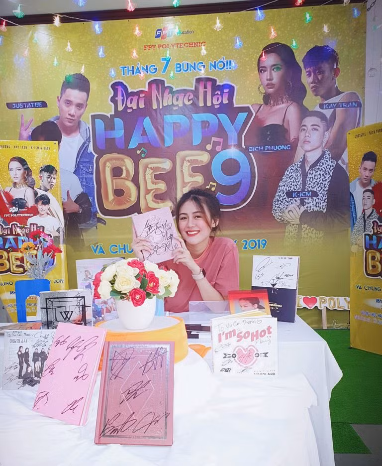 Một trong những cô nàng nổi trội của Đại học FPT không thể không nhắc đến đó là “Hot girl Lâm Đồng đạt đai đen Taekwondo, mê bóng đá nghệ thuật” Nguyễn Lê Thảo Uyên.