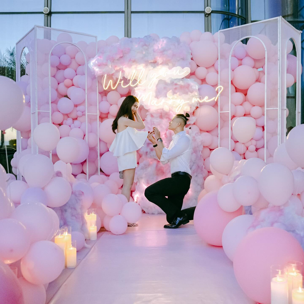 Hà My không giấu được niềm xúc động qua dòng chia sẻ: "Of course it's a yes, thank you for making me the happiest girl ever, I love you"