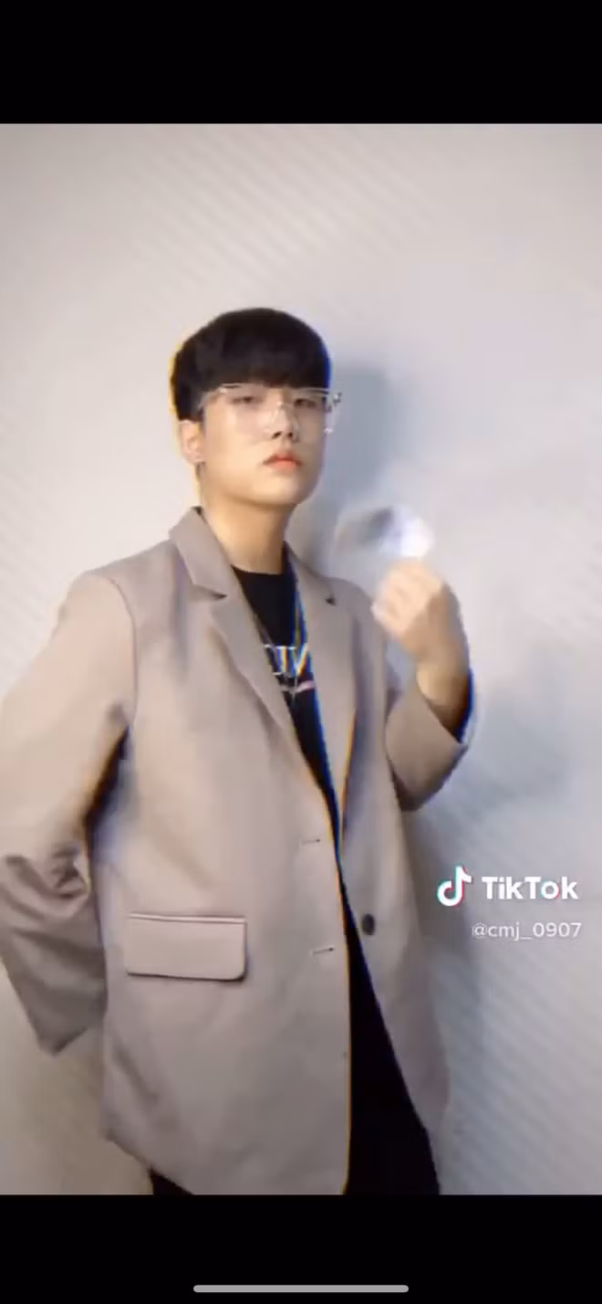 Không chỉ giới trẻ Việt Nam, nhiều người tại Châu Á như Hàn Quốc, Đài Loan, Nhật Bản cũng thích thú với trào lưu "đi đường quyền" dù có lẽ họ chẳng hiểu gì.