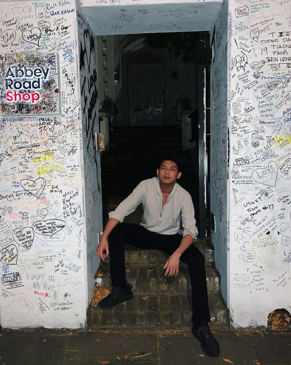 Hiện tại, rich kid đang theo học ngành Quản trị kinh doanh tại London, Anh. Phần lớn thời gian William Hiếu Nguyễn sống bên nước ngoài, ít chia sẻ hình ảnh tại Việt Nam.