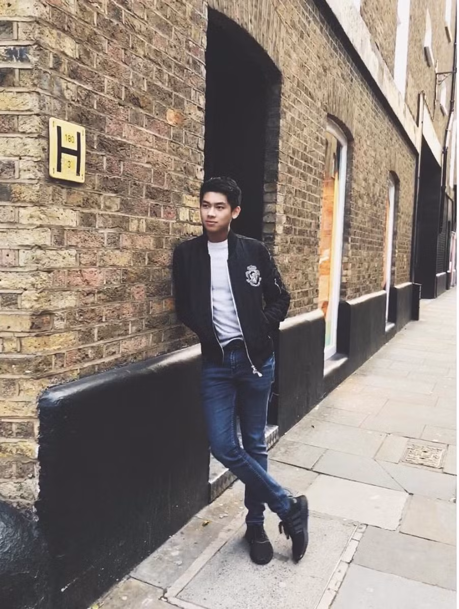 Theo một số thông tin trên mạng xã hội, hoàng tử út nhà Johnathan Hạnh Nguyễn sẽ trở về Việt Nam phụ giúp công việc kinh doanh của gia đình sau khi hoàn thành chương trình học ở Anh.