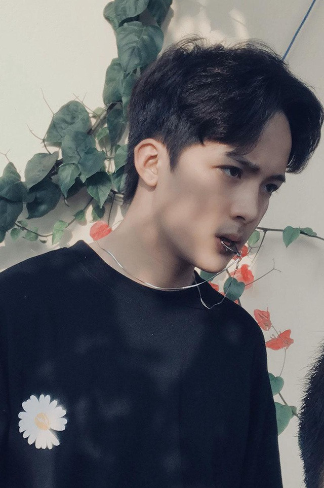 Hiện tại, chàng hot boy thấy hài lòng với cuộc sống hiện tại, bên cạnh đó cũng đặt mục tiêu, hành trình nhất định để đi tới thành công.