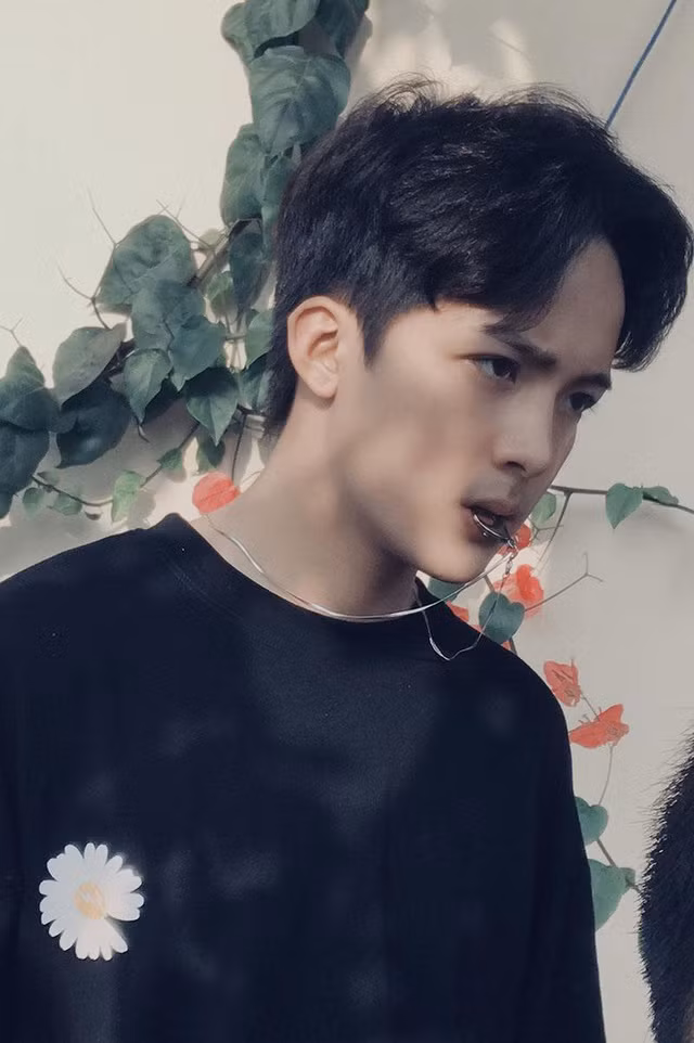 Hiện tại, chàng hot boy thấy hài lòng với cuộc sống hiện tại, bên cạnh đó cũng đặt mục tiêu, hành trình nhất định để đi tới thành công.