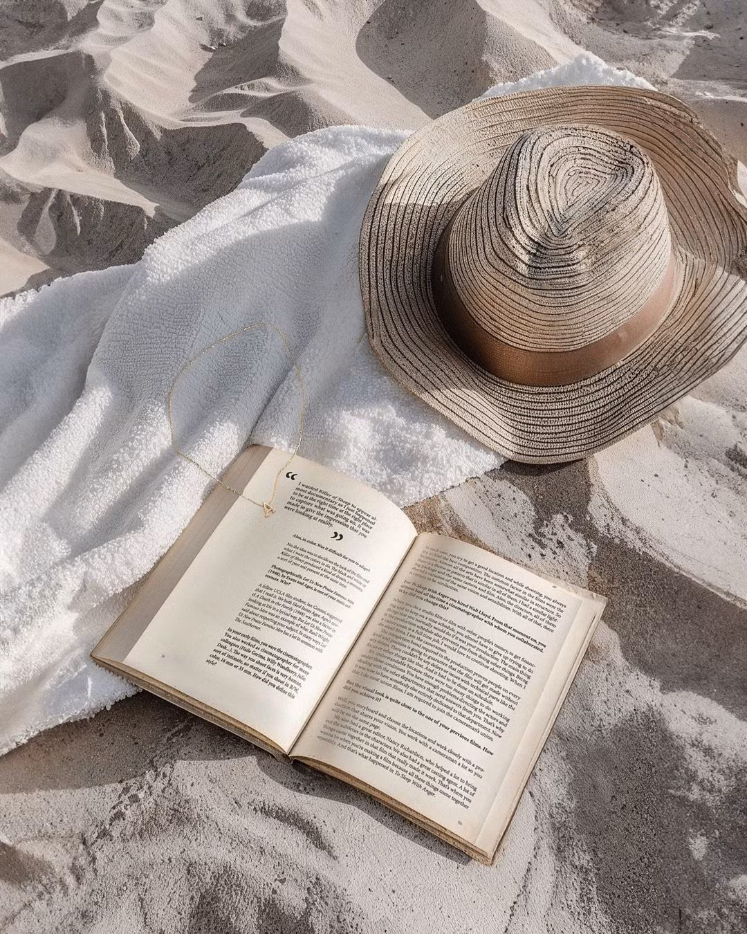 Những bức ảnh của cô nàng cũng tương tự như góc chụp check-in của một con người thật.