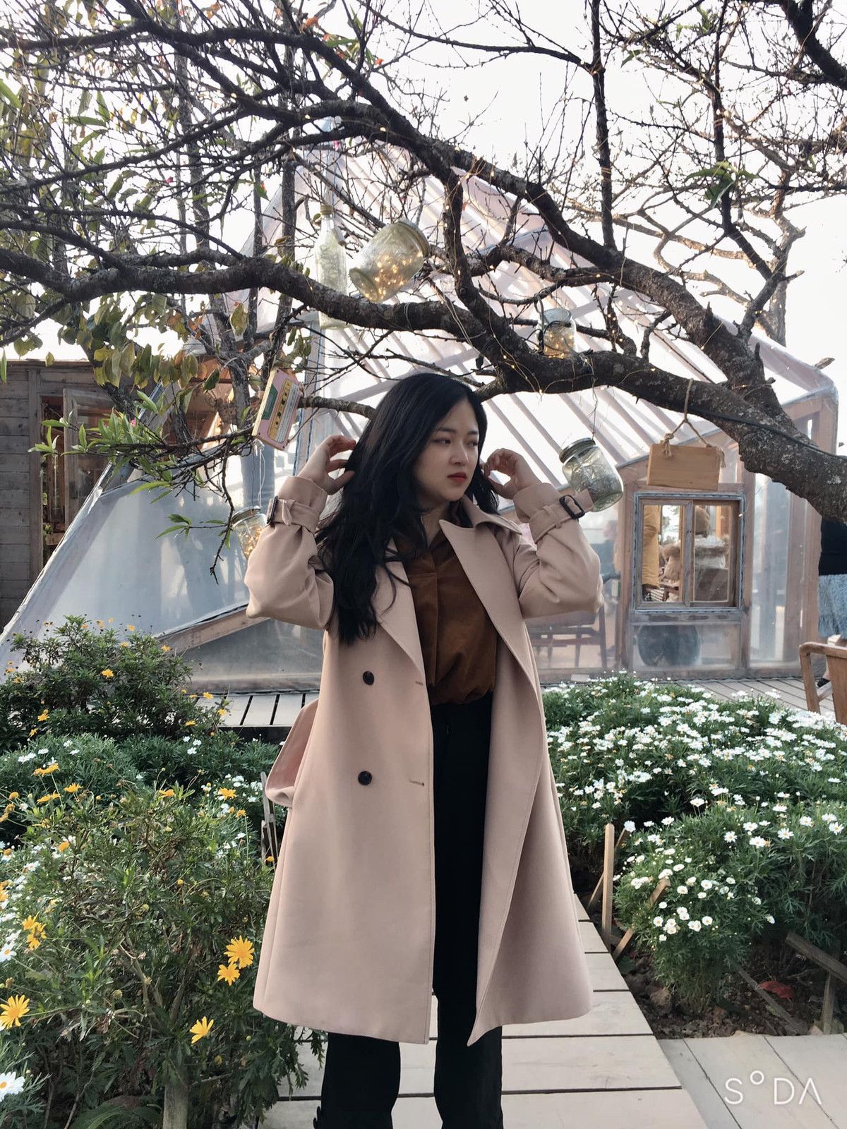 Chỉ sau chưa đầy 1 ngày chia sẻ, bài viết của Quỳnh Như đã thu hút 13 nghìn lượt thích và gần 4 nghìn bình luận bày tỏ sự cảm kích và khen ngợi đối với đội ngũ cán bộ phòng dịch.