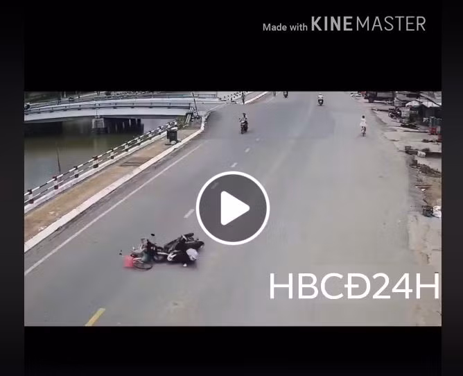 Vo tu sang duong, be gai di xe dap gay tai nan tranh cai-Hinh-2