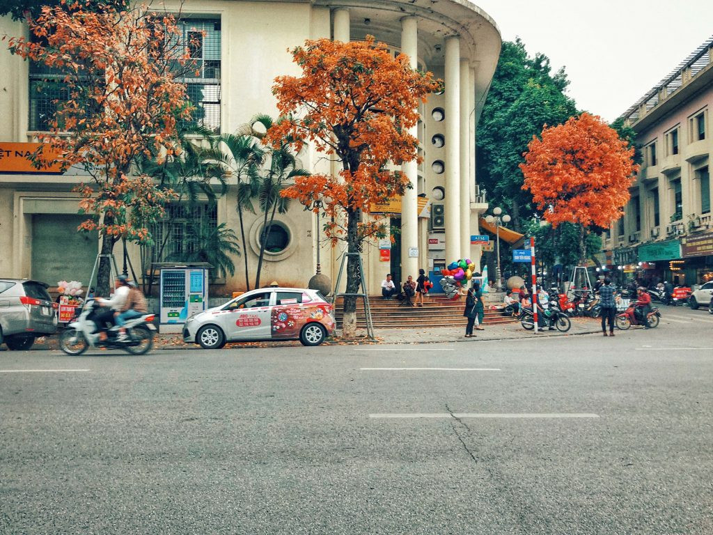 Hà Nội ngày thu có nét gì đó yên tĩnh, bớt ồn ào, vội vã. Ảnh: Zing.vn.