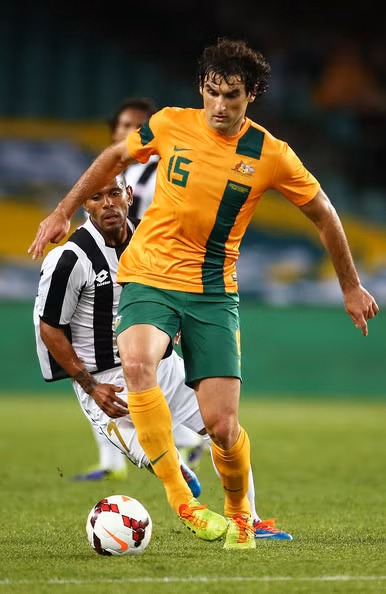 Jedinak đã chơi cả 6 trận khi Australia lọt vào trận chung kết Asian Cup cách đây 4 năm. Anh cũng đã ghi bàn thắng quốc tế đầu tiên của mình, khi Australia thất bại 2 - 3 trước Hà Lan tại vòng bảng World Cup 2014. Lối chơi bình tĩnh, chắc chắn của tiền vệ phòng ngự này sẽ là một yếu tố then chốt trong chiến dịch săn “vàng” châu Á của Australia những ngày tới.