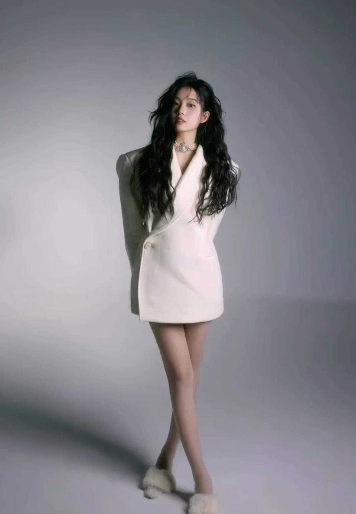 Quen với 1 má Vương giản dị, xuề xòa, netizen không ngờ nhan sắc thật bên ngoài của nhân vật này cực xinh đẹp.