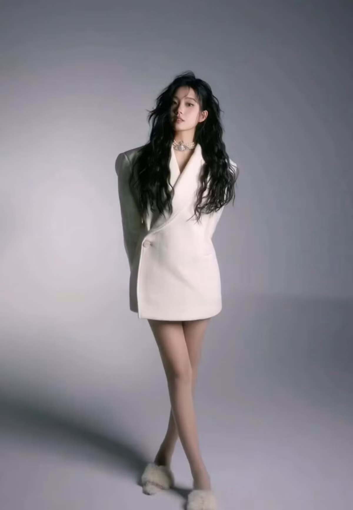 Quen với 1 má Vương giản dị, xuề xòa, netizen không ngờ nhan sắc thật bên ngoài của nhân vật này cực xinh đẹp.