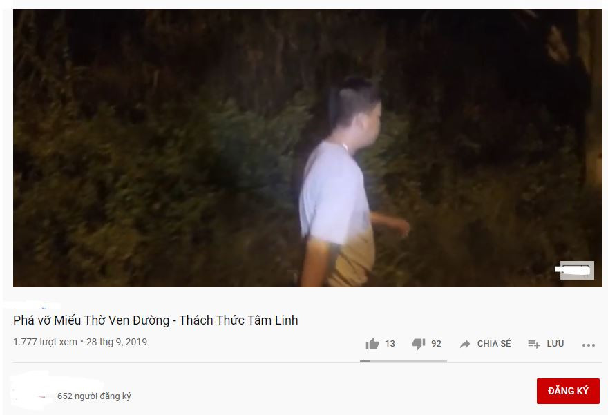 Mới đây, Youtuber Việt có tên C.T đã đang tải clip với nội dung " Phá vỡ Miếu Thờ Ven Đường - Thách Thức Tâm Linh". Điều này đã khiến CĐM hết sức phẫn nỗ bởi sự thiếu đạo đức và cách câu view quá phản cảm của YouTuber này.
