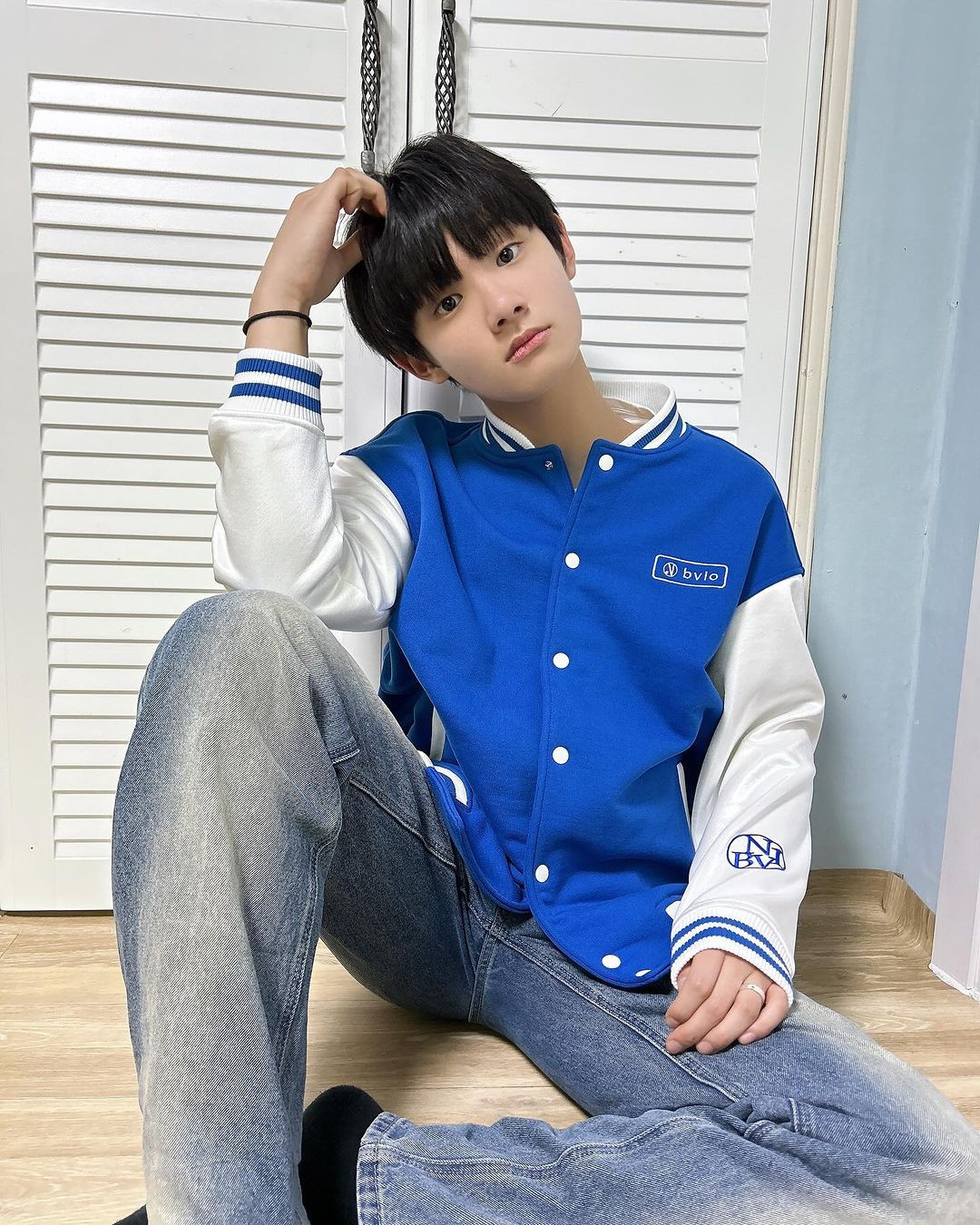 Sở hữu vẻ ngoài điển trai, thư sinh, tỷ lệ cơ thể chuẩn như người mẫu và tài năng nghệ thuật, Park Geon Roung được dân mạng dự đoán sẽ là "nhân tố vàng" trong làng giải trí Hàn Quốc.