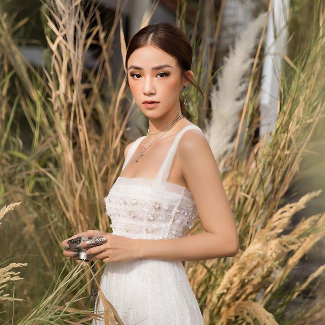 Nhờ tích cực giảm cân nên hiện tại Salim sở hữu ngoại hình cực hoàn hảo với body chuẩn và khuôn mặt thu hút. Cô nàng trở thành mẫu ảnh được nhiều thương hiệu săn đón.