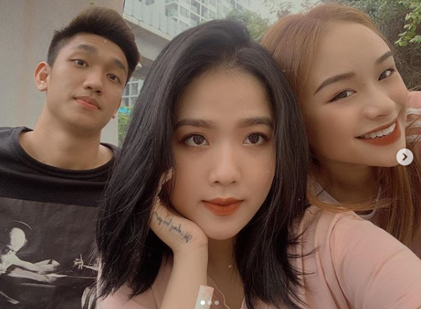 Huyền My dù không còn thân thiết Quang Hải nhưng vẫn duy trì mối quan hệ với một cầu thủ khác là Trọng Đại.