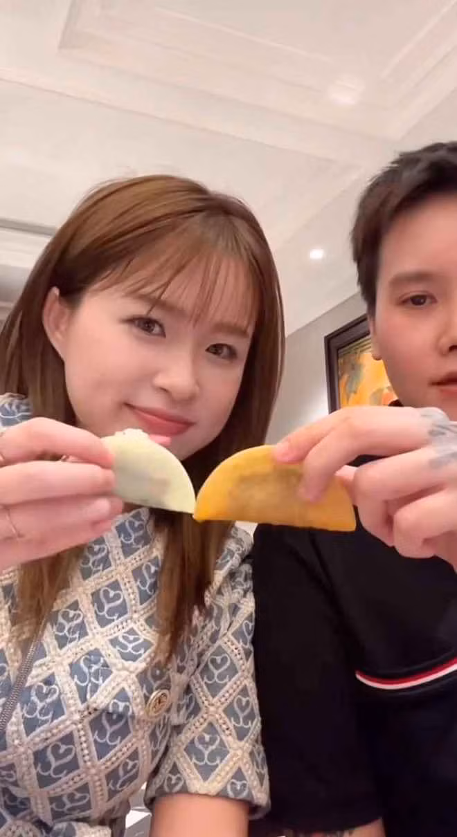 Có thể thấy, hình thức tổ chức tiệc “quý tộc” tại gia giống như rich kid Chao không quá mới mẻ, đó không chỉ đơn thuần là một bữa ăn, mà còn thể hiện đẳng cấp và sự tinh tế của giới nhà giàu.