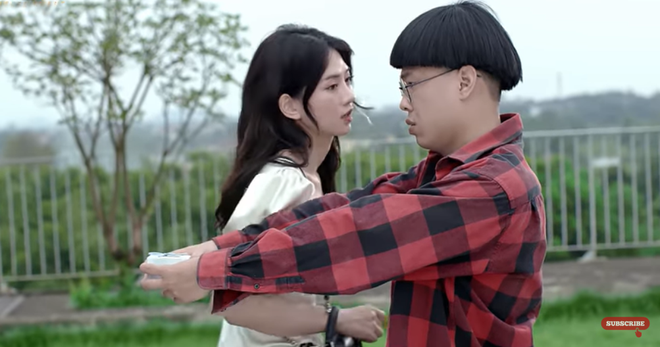 Mới đây, diễn viên hài Trung Ruồi đã cho ra mắt MV nhạc chế có tên "Chuyện tình anh thanh niên". Sản phẩm mới này đã thu về lượt xem khủng chỉ sau hai vài ngày ra mắt.