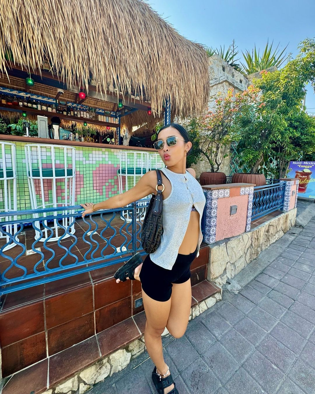 Được biết đến với từ khóa “slay”, Lilthu ngày càng chiếm được tình cảm của khán giả với quá trình xây dựng nội dung chỉn chu, truyền tải tinh thần và lối sống tích cực cho giới trẻ.