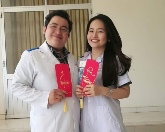 Ngoài vẽ tranh về giải phẫu cơ thể, chàng trai quê Trà Vinh còn có thể vẽ chân dung, tranh phong cảnh.