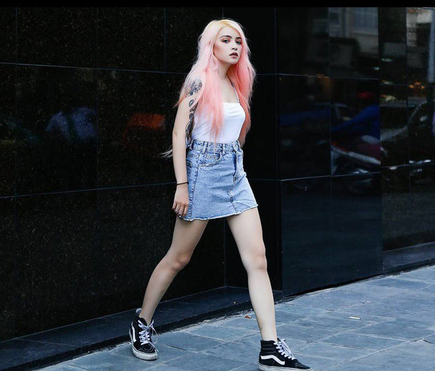 Không sở hữu ngoại hình kiểu "nàng thơ" như Tú Vi, Đoàn Tiên là một "mảng màu" hoàn toàn khác biệt với ngoại hình cực kỳ cá tính và nổi bật, có phần nổi loạn.