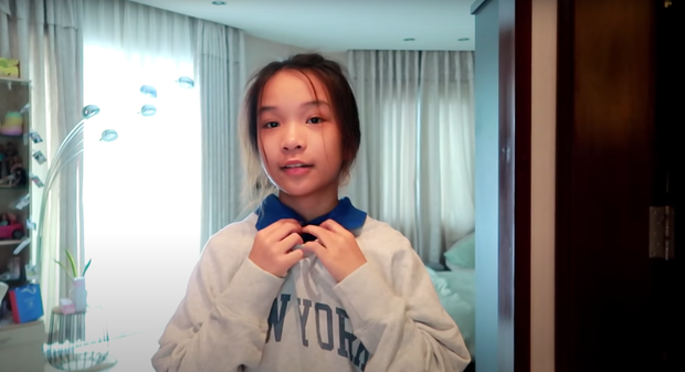 Trong cộng đồng mạng YouTube có một cô bạn tên Nguyễn Việt Thiên Thư đã sở hữu hẳn một kênh riêng ngay từ khi còn là một học sinh cấp 1 khiến nhiều người khâm phục.